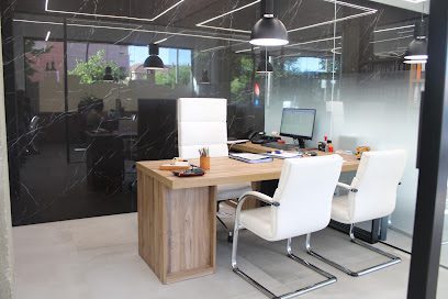 Limpiezas la rioja s. L. En logroño 1 Servicios de limpieza LIMPIEZAS LA RIOJA S.L.
