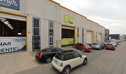 Lavadero & neumáticos limonauto en archena 1 Servicios de limpieza Lavadero & Neumáticos Limonauto